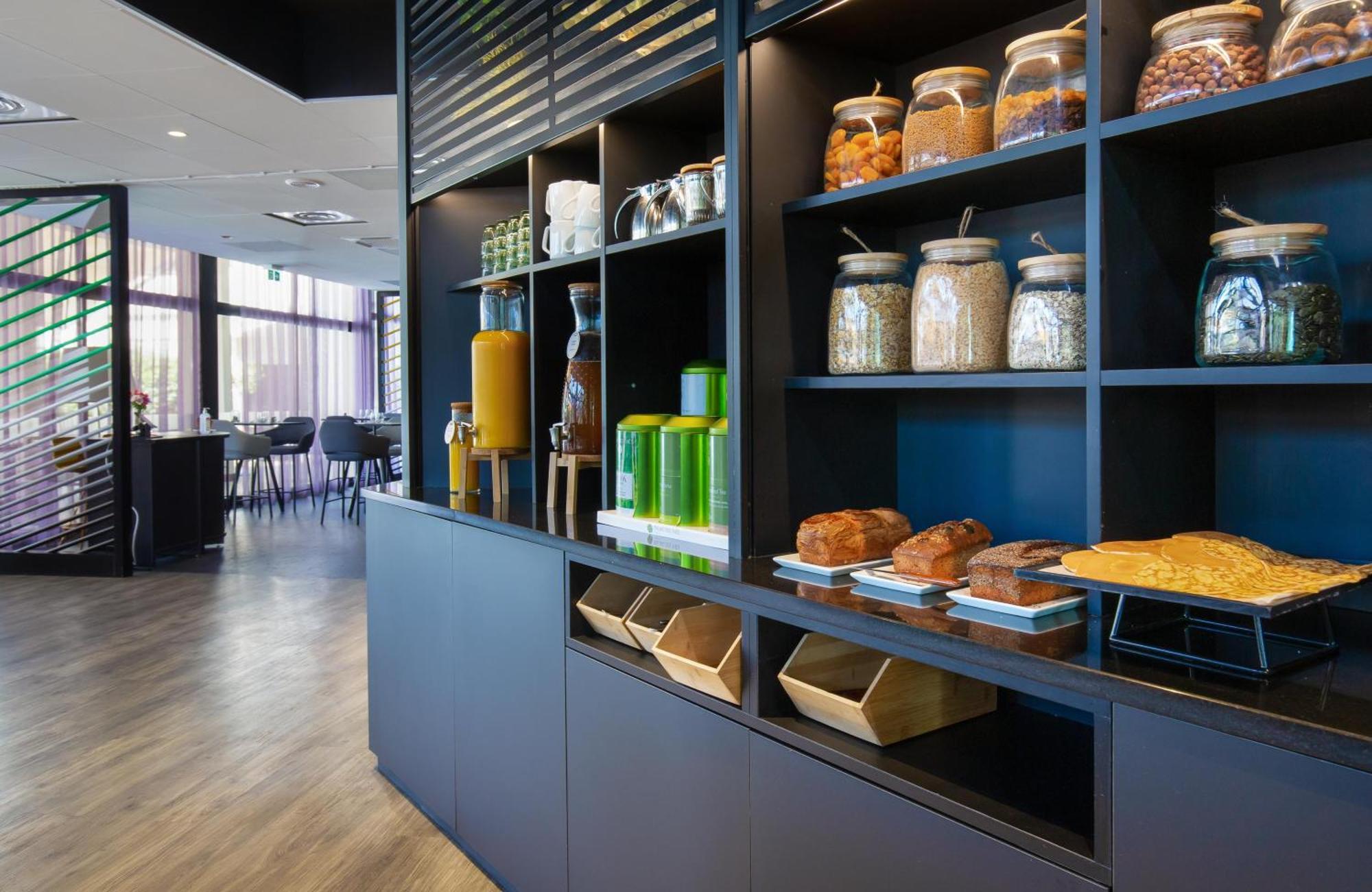Mercure Hyeres Centre Cote D'Azur Exterior photo